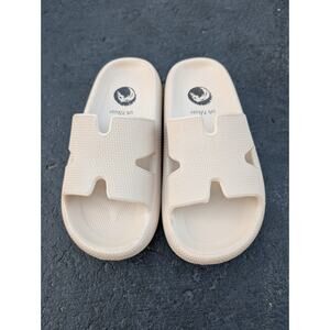Women's Tan Slip On Slides Puffy Cloud Shoes Sz 7 Summer Beach Vacation